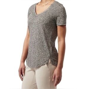 Athleta Breezy V-Neck micro cheetah tee